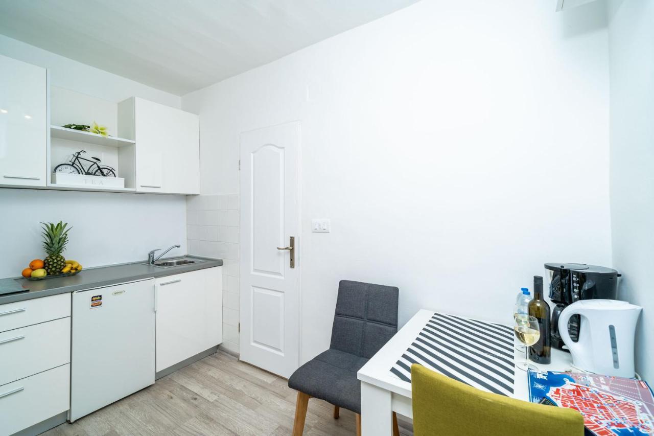 Magnolia Apartments, Apartman *