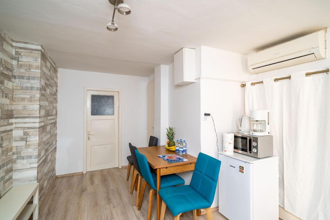 Magnolia Apartments, Apartman *
